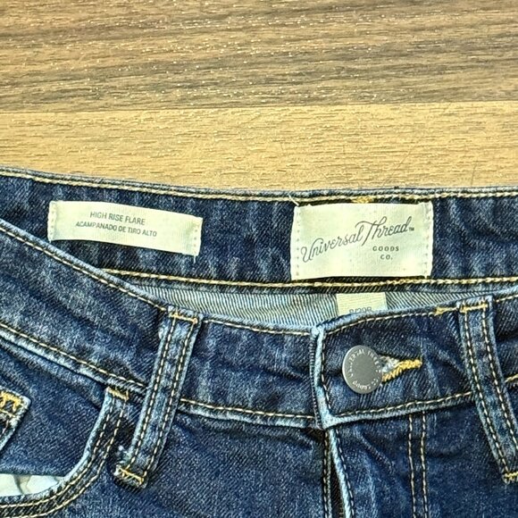 Universal Thread High Rise Flare Jeans Womens 8 Dark Blue Denim - Picture 2 of 6